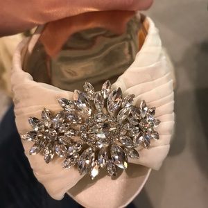 Badgley Mischka peep toe heels